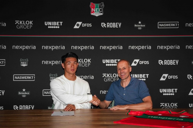 开元官方网站-德天空记者：狼堡有意奈梅亨20岁日本前锋盐贝健人，谈判正在进行